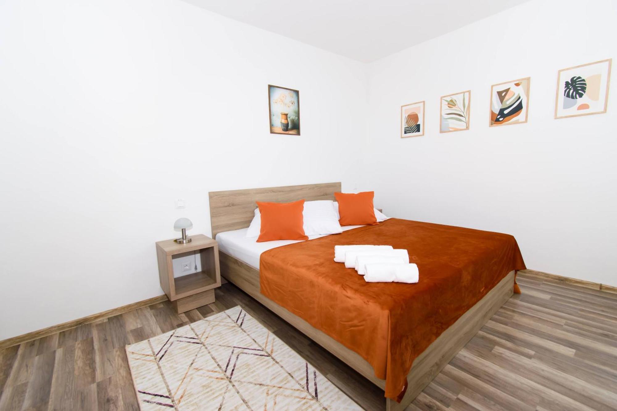Solid Gold Garni Hotel Малацки Екстериор снимка